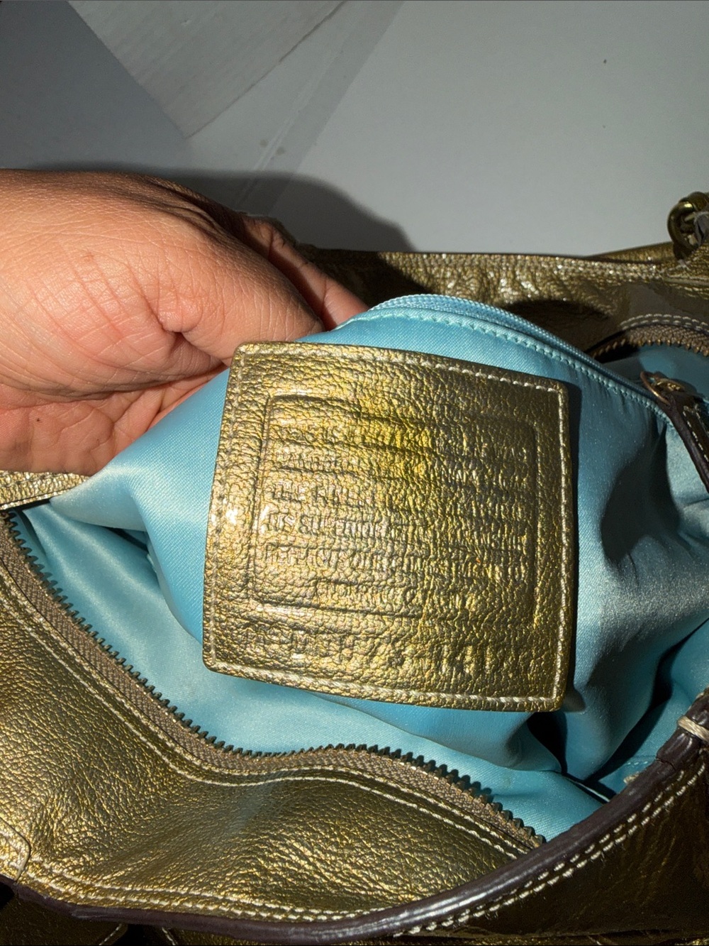COACH MADISON TRIBECA GOLD PATENT METALLIC LEATHER TOTE
SHOULDER BAG - Picture 4 of 7
